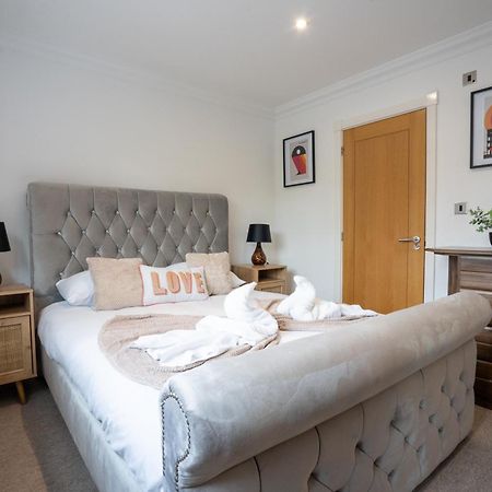 Emirates House, Luxe 5 Bed, With King Sized Beds, Next To Aiport & Nec, Jlr 5 Mins Villa Marston Green Eksteriør billede