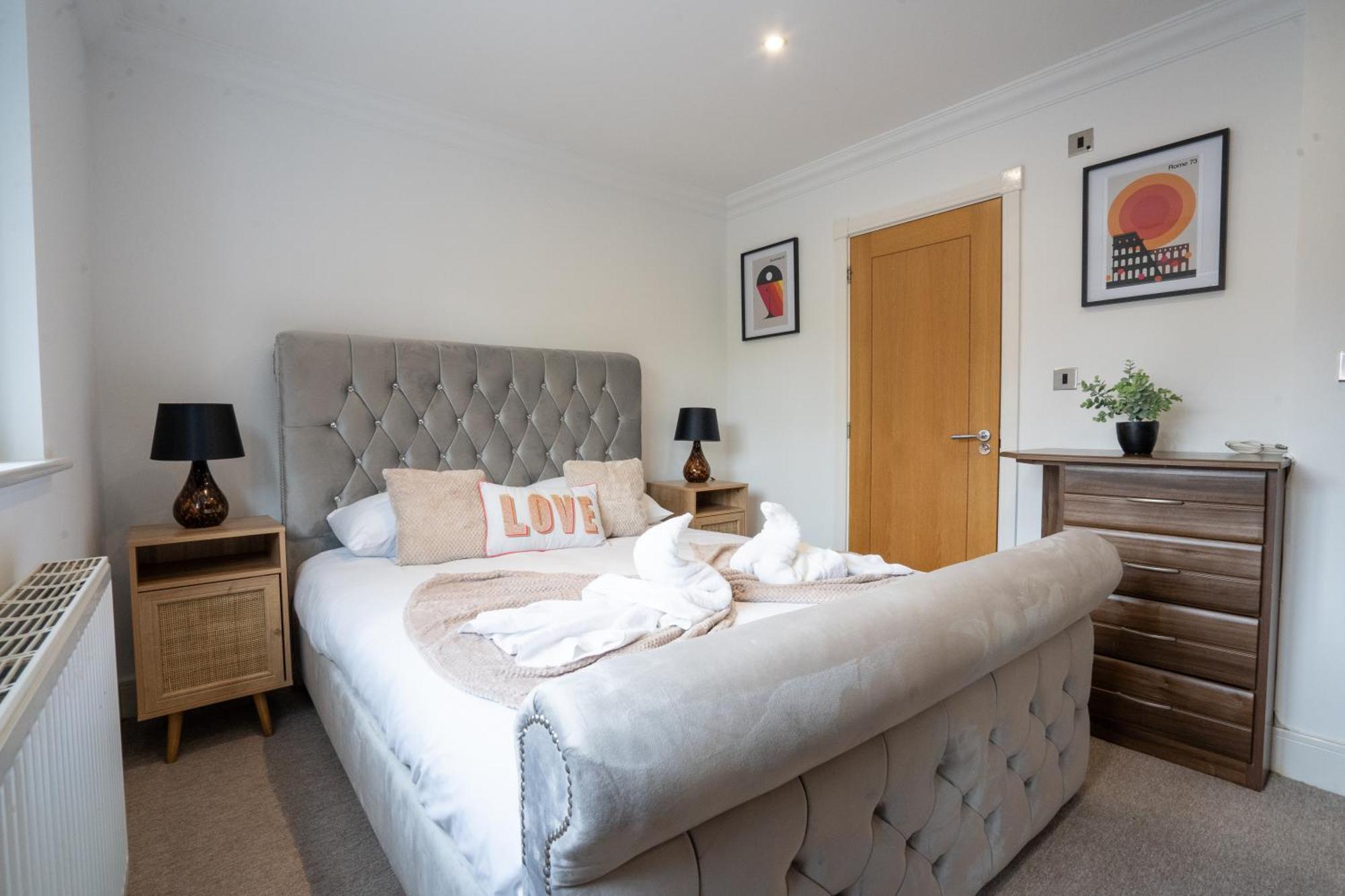 Emirates House, Luxe 5 Bed, With King Sized Beds, Next To Aiport & Nec, Jlr 5 Mins Villa Marston Green Eksteriør billede