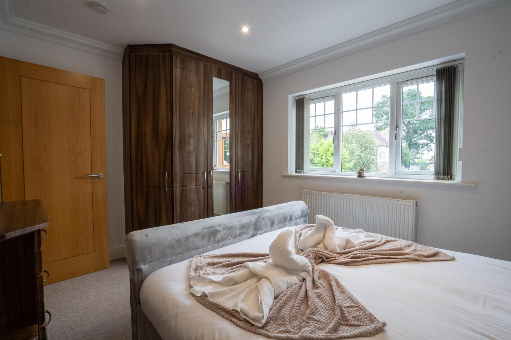 Emirates House, Luxe 5 Bed, With King Sized Beds, Next To Aiport & Nec, Jlr 5 Mins Villa Marston Green Eksteriør billede