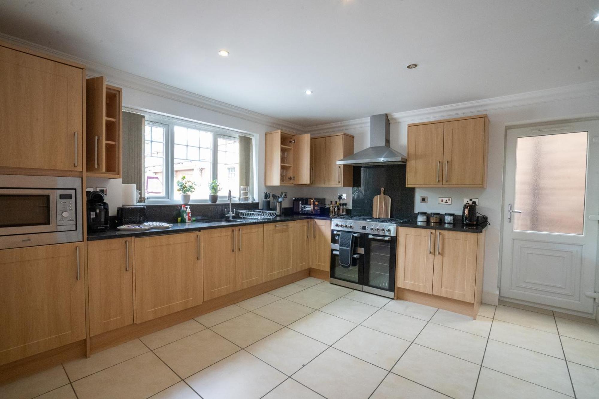 Emirates House, Luxe 5 Bed, With King Sized Beds, Next To Aiport & Nec, Jlr 5 Mins Villa Marston Green Eksteriør billede